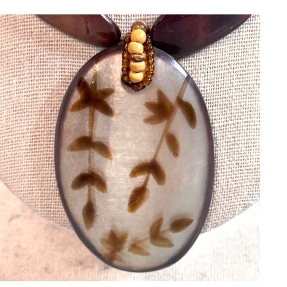 Coldwater Creek Bakelite Look Plants Boho Beaded Necklace Large Leaf Pendant - Picture 3 of 8